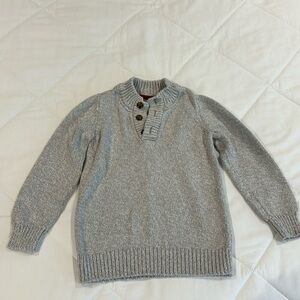 Carter’s boy 6/6A light gray sweater.
